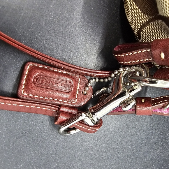 🔥SOLD 🔥Coach Vintage Jacquard Signature "C" Pink Suede Camera Crossbody Bag RARE - Picture 11 of 16